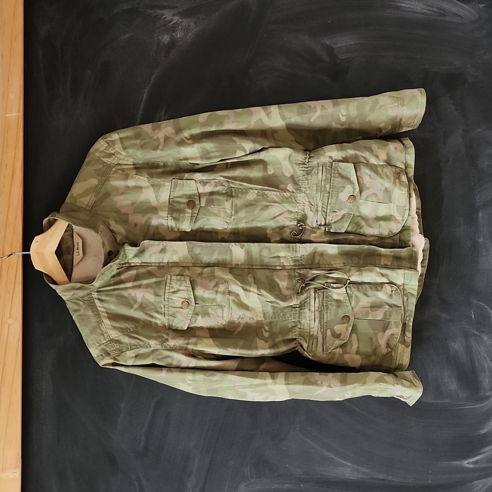 L.L Bean Camo Jacket. Lined. Mediumweight